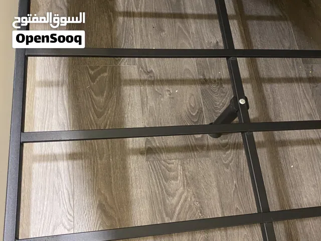 سرير لون اوف وايت تركي جديد مستعمل جدا جدا جدا قليل قبل شهر