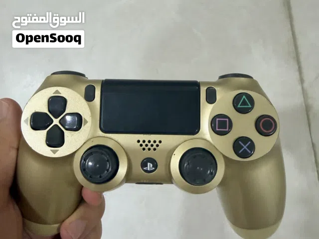 بلي ستيشن 4 سلم للبيع السعر 225 الف كامل ملحقاتة بدون كارتون  اتصال فقط