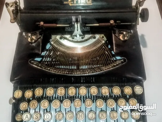 3 آلات طابعة يدوية وواحدة كهرباء . الاسعار والتفاصيل في الوصف.
