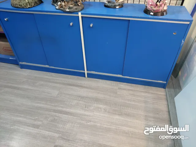 للبيع كبد عرض وتخزين عدد 3 ينفع حق المحلات والاكسسوارات