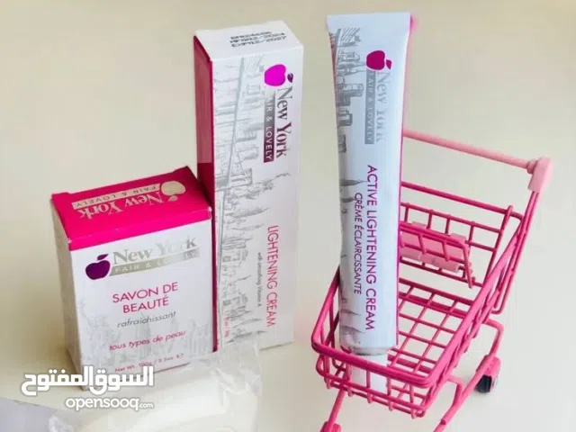 الاول حاليا  صابونة وكريم نيويورك فيراندلافلي  اذا عندج اسمرار وتصبغات كلف او نمش او اثار