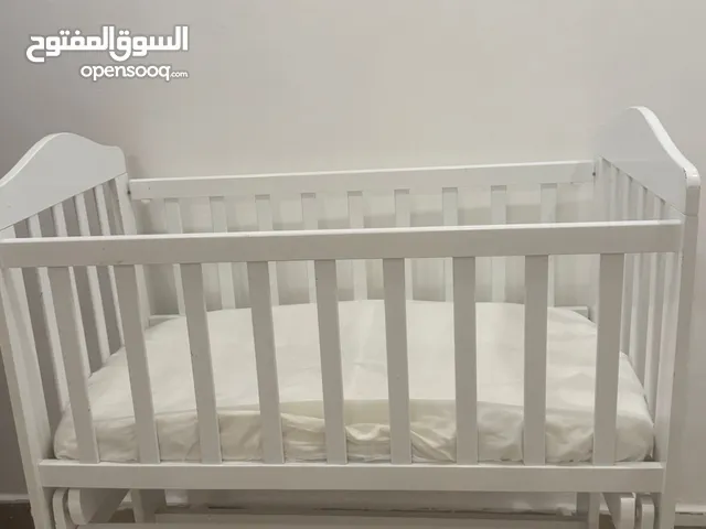 سرير اطفال البيع خشب