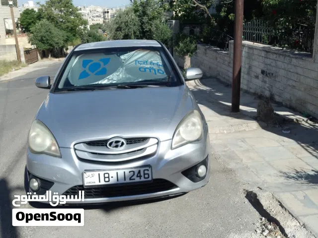 2010 هيونداي فيرنا Standard