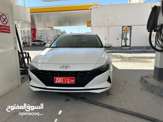 Sedan Hyundai in Dhofar