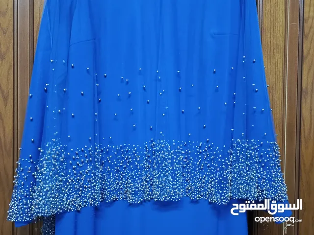 فستان سهره تقيل كتير مقاس 52 مستعمل استعمال مره واحده واشتريت ب100