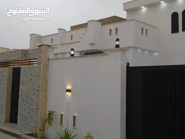 220 m2 4 Bedrooms Villa for Sale in Tripoli Ain Zara