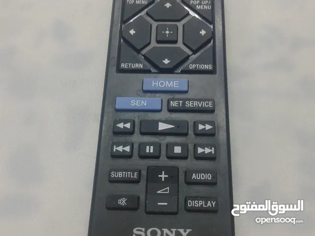 يتوفر اجهزة تحكم اصلية للشاشات والاجهزة الصوتية والمسجلات المختلفة