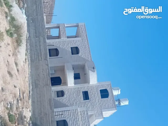 400 m2 4 Bedrooms Villa for Sale in Ramallah and Al-Bireh Ramun