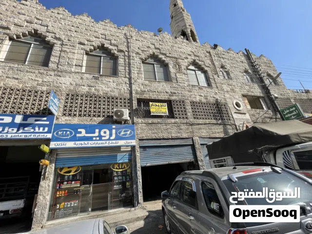 مباشرة من المالك *محل تجاري مساحة 50م+سدة 50م تقريباً،مع عداد كهرباء 3 فاز