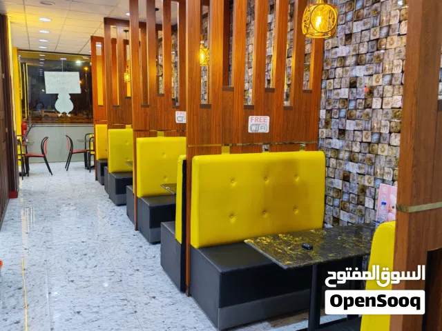 مطعم للبيع في موقع استراتيجي في صلالة شارع الرباط مجهز بالكامل وجاهز للتشغيل