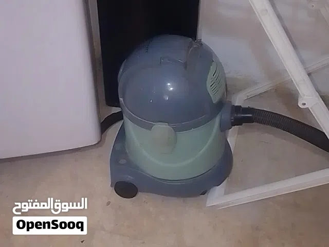مكنسة كهربائية مستعمله بحالة الجديد استعامل شهرين للبيع المستعجل