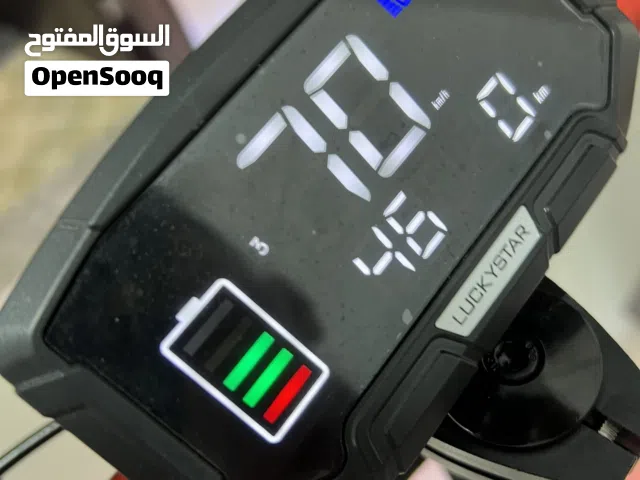 للبيع سكوتر استعمال اسبوع واحد فقط مع كامل اغراضه