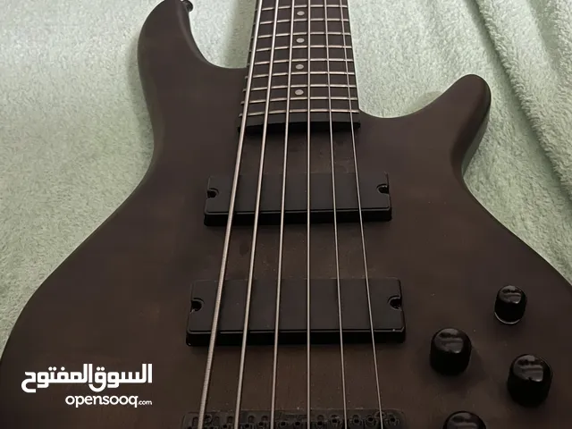 Selling my 6-strings Ibanez Bass Guitar