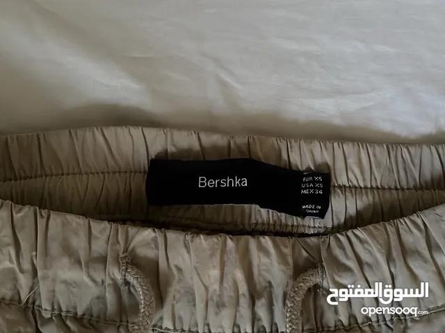 بنطلون للبيع من Bershka