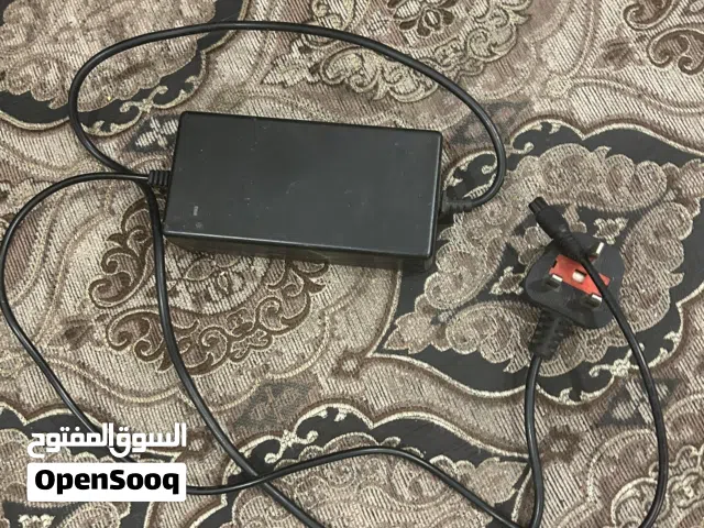 سكوتر معاه الشاحن و الشنطه