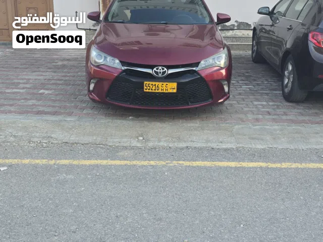 2017 تويوتا كامري SE