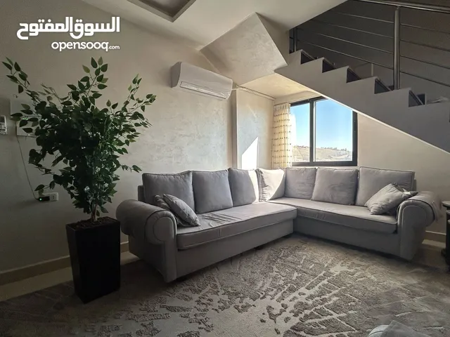 كنب شبه جديد للبيع