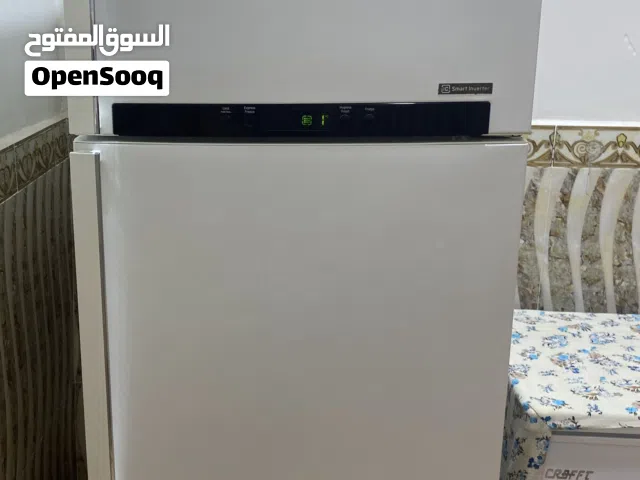 ثلاجة LG نظيفة للبيع