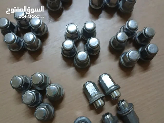 للبيع براغي رنقات تركب على لكزس كامري راف4