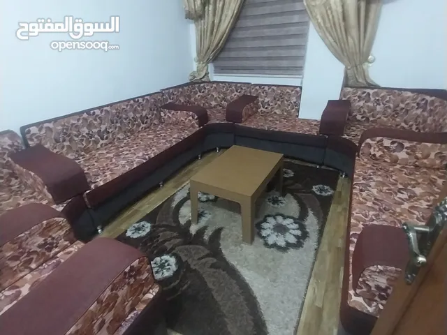جلسه كاملا الاتي خشب 16 مستعمل نظيف بحاله جيده طول رتفاع 34 سانتي