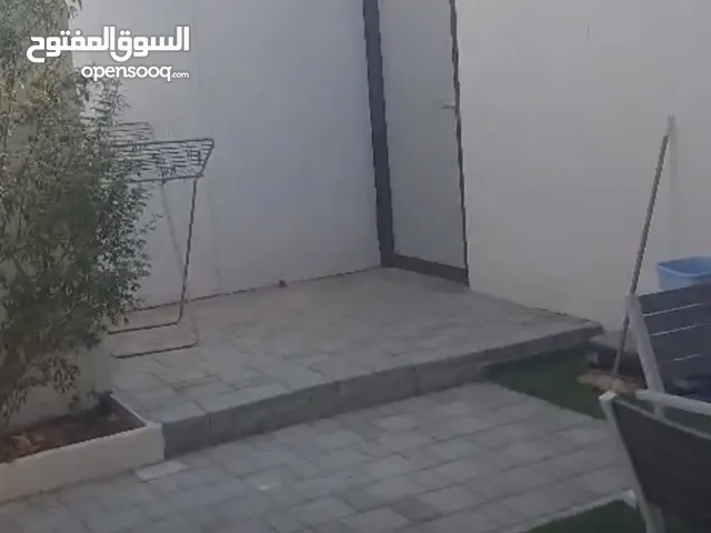 غرفه وصاله ومطبخ وحمام