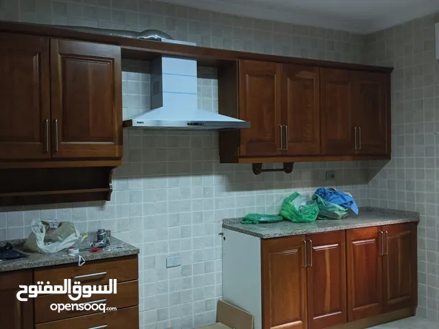 200 m2 3 Bedrooms Apartments for Rent in Amman Medina Street