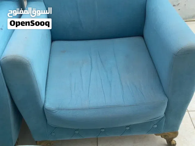 طاوله مع 2 كراسي