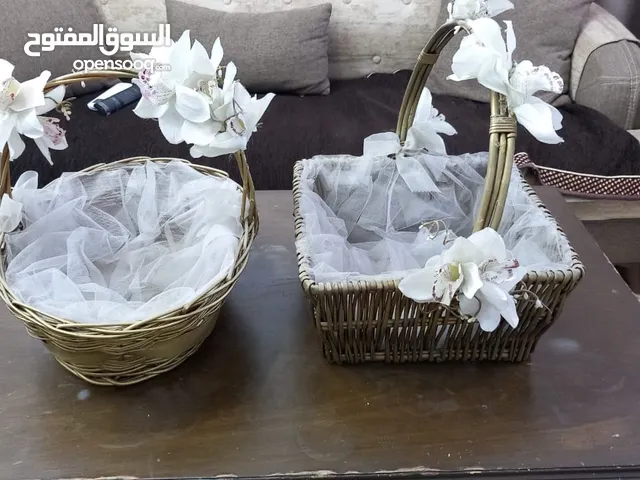 حاملة زينة للاعراس جديدة سعر الزوج 15000 دينار مع الزينة الخاصة بها والتغليف