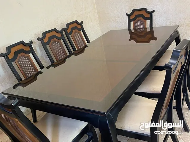 طاولة سفرة مستعملة بحالة جيدة