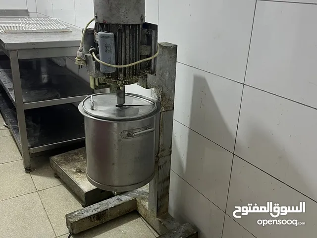 عدة مطعم بحالة الوكالة