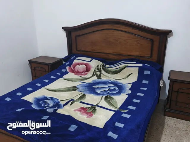 غرفة نوم ماستر مستعملة بحالة جيدة
