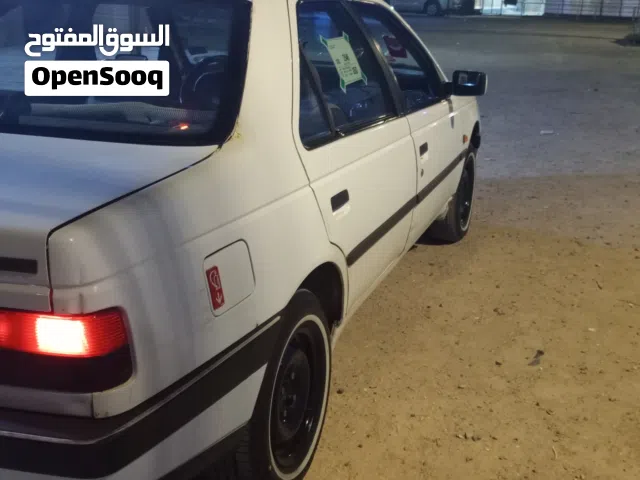 2012 Peugeot 405
