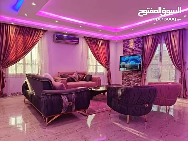 شقة مفروشة ايجار يومي وشهري ف الشيراتون فندقية امان وهادية شبابية وعائلات كلها مكيفة سوبر لوكس
