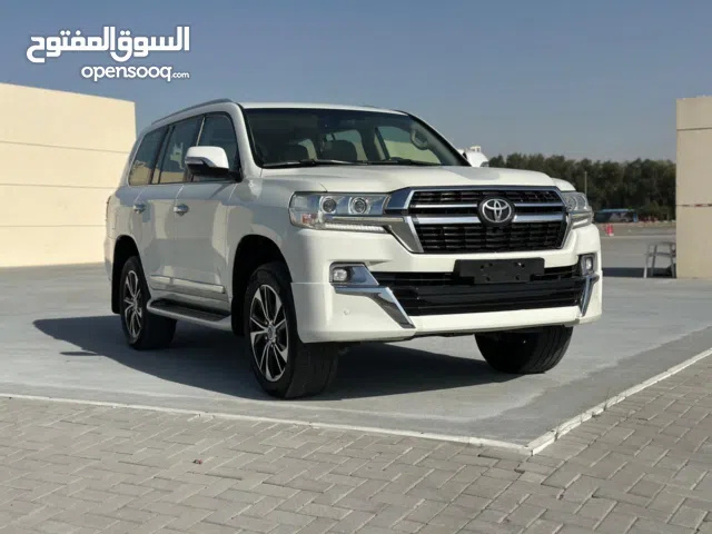 2017 تويوتا لاند كروزر VXR