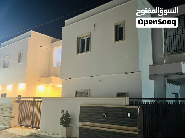 فيلا للبيع عين زارة طريق أبيار مقابل مسجد طيبة دورين قابلات لفصل عادي تشطيب حديث لتوصل هاتف او وتسب