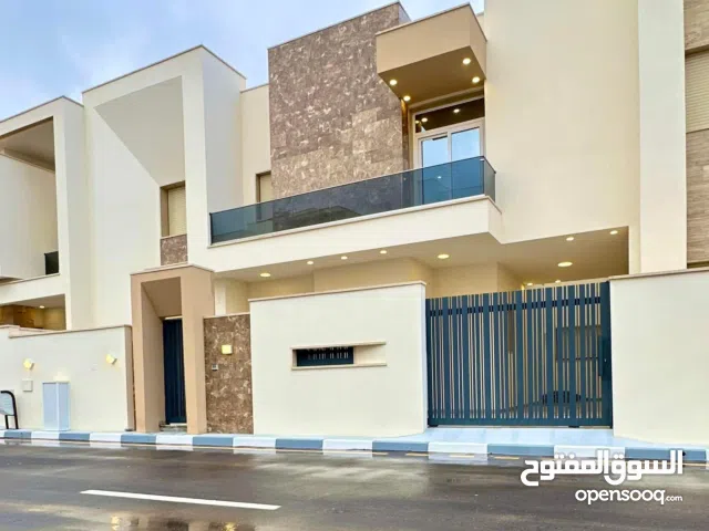 450 m2 4 Bedrooms Villa for Sale in Tripoli Ain Zara