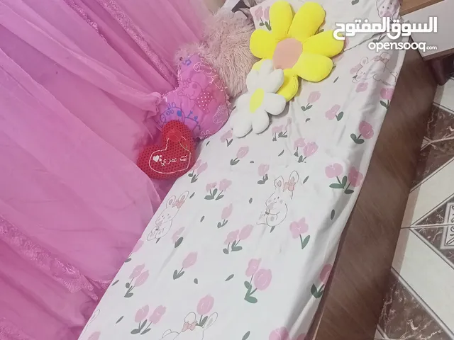 تخت تركي بكرتونته للبيع نفس الي في الصورة للبيع
