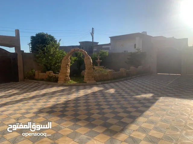 300 m2 More than 6 bedrooms Villa for Sale in Ajdabiya Other