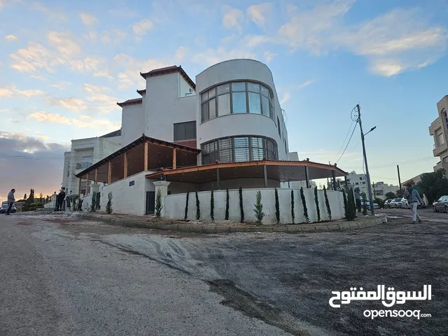 645 m2 5 Bedrooms Villa for Sale in Amman Daheit Al Rasheed