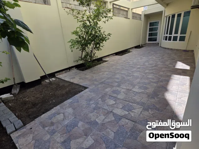 بيت للإيجار في قلالي بمواصفات ممتازة للغاية