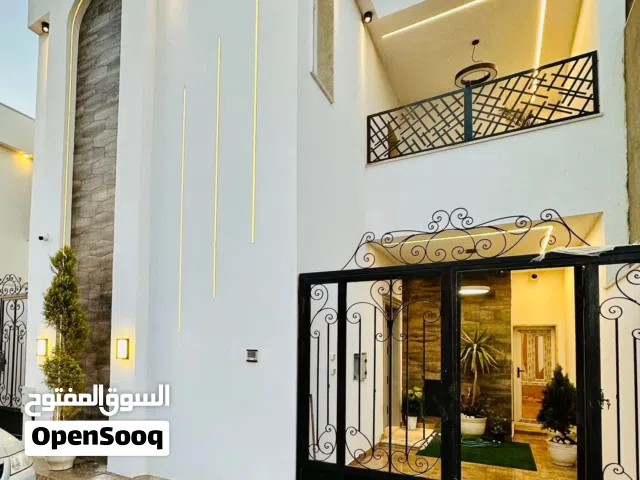 بسم الله الرحمن الرحيم فيلا للبيع MODERN دورين في عين زاره بلقرب من جامع عثمان بن عفان رضي عنه