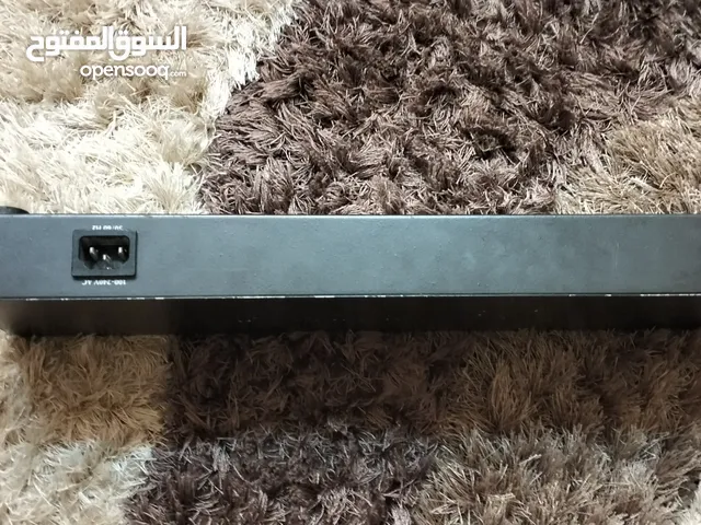 2 ethernet switch 24 100mbs /2 1000 mbs 8 100mbs / 1 1000 mbs