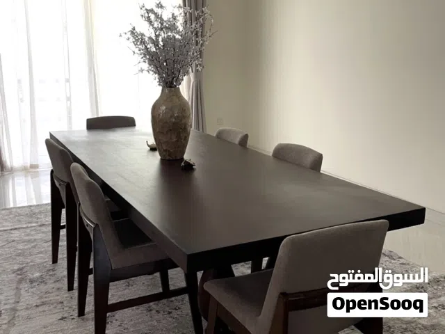 طاولة سفرة تسع لثمانية اشخاص