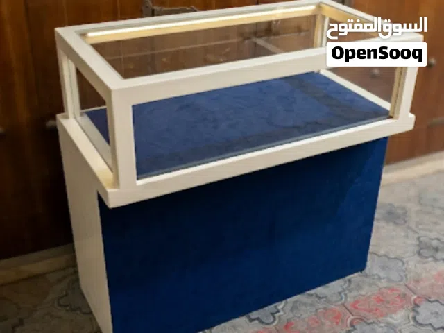 طاولة عرض شوكس محلات Show Table Shocks Shops