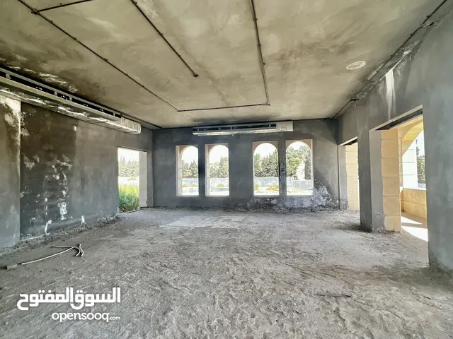 1400 m2 More than 6 bedrooms Villa for Sale in Amman Naour