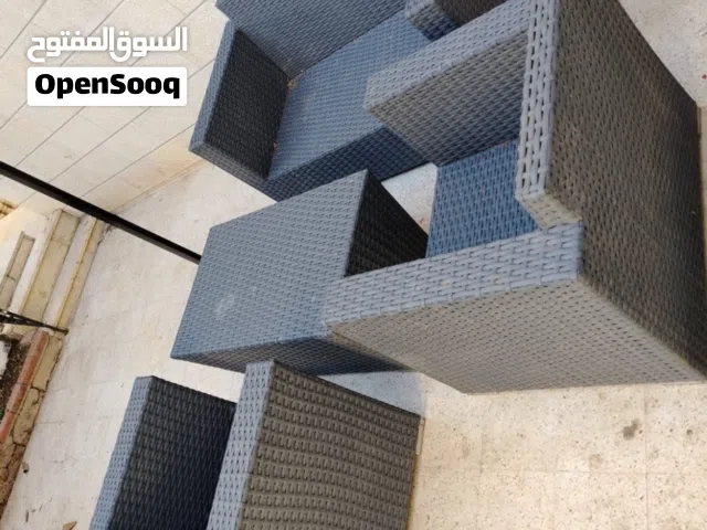 طقم خارجي معه فرشه لون بيج بدو فقط غسيل جديد