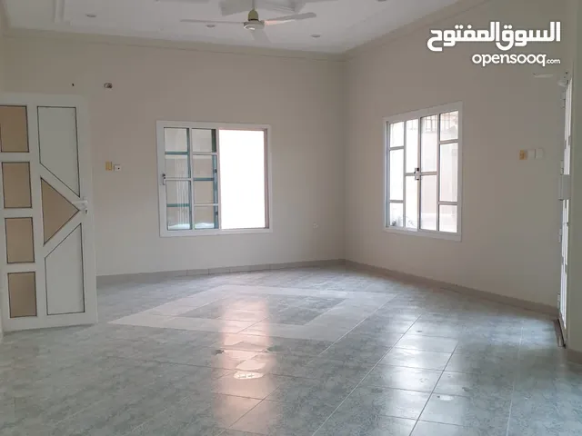 180 m2 3 Bedrooms Townhouse for Rent in Muharraq Arad