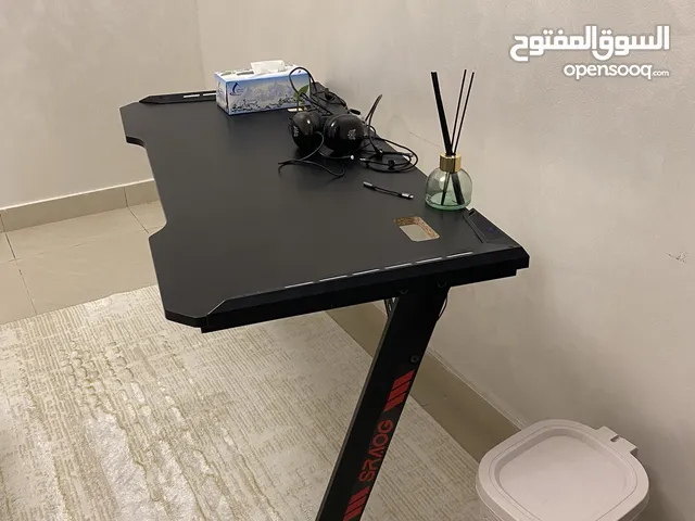 طاولة قيمنق نظيفة 150 درهم
