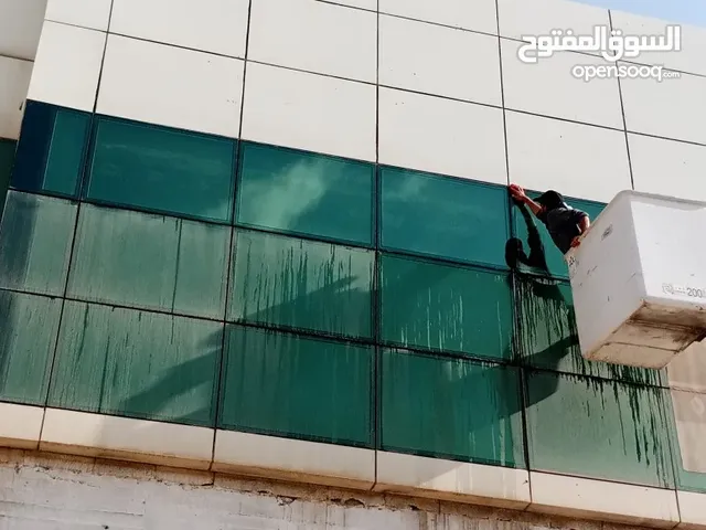 شركة نظافة مباني  في الرياض  تنظيف زجاج المباني  نظافة واجهات الكلادنك وتجديد الحجر
