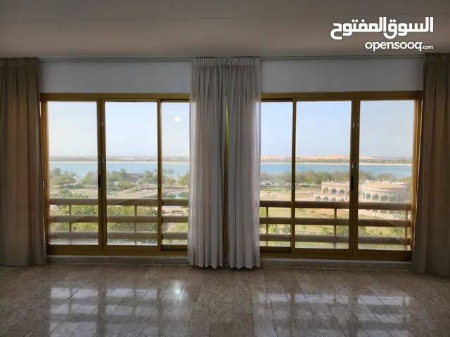 For Girls a very nice sea view at Abu Dhabi Corniche  مطلوب بنات لشقة إطلالة رائعة على كورنيش أبوظبي